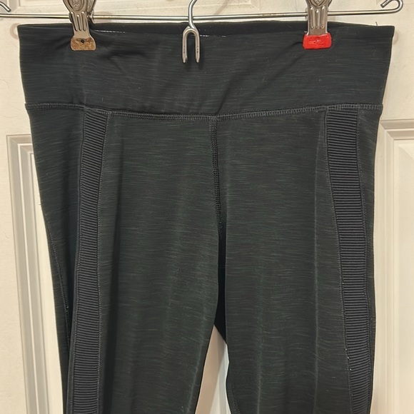 Under Armour compression cold gear Leggings size XS inseam 25“ - Picture 2 of 6